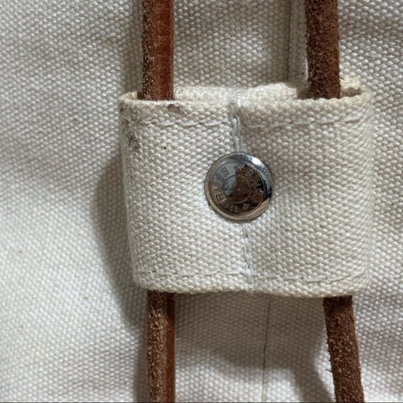 Hermès
Bucket Drawstring Off White Canvas Shoulder Bag - Picture 9 of 10